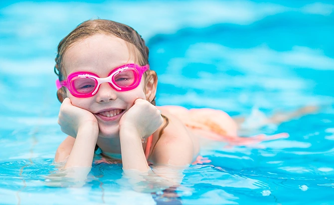 Criança com dermatite pode ir à piscina?